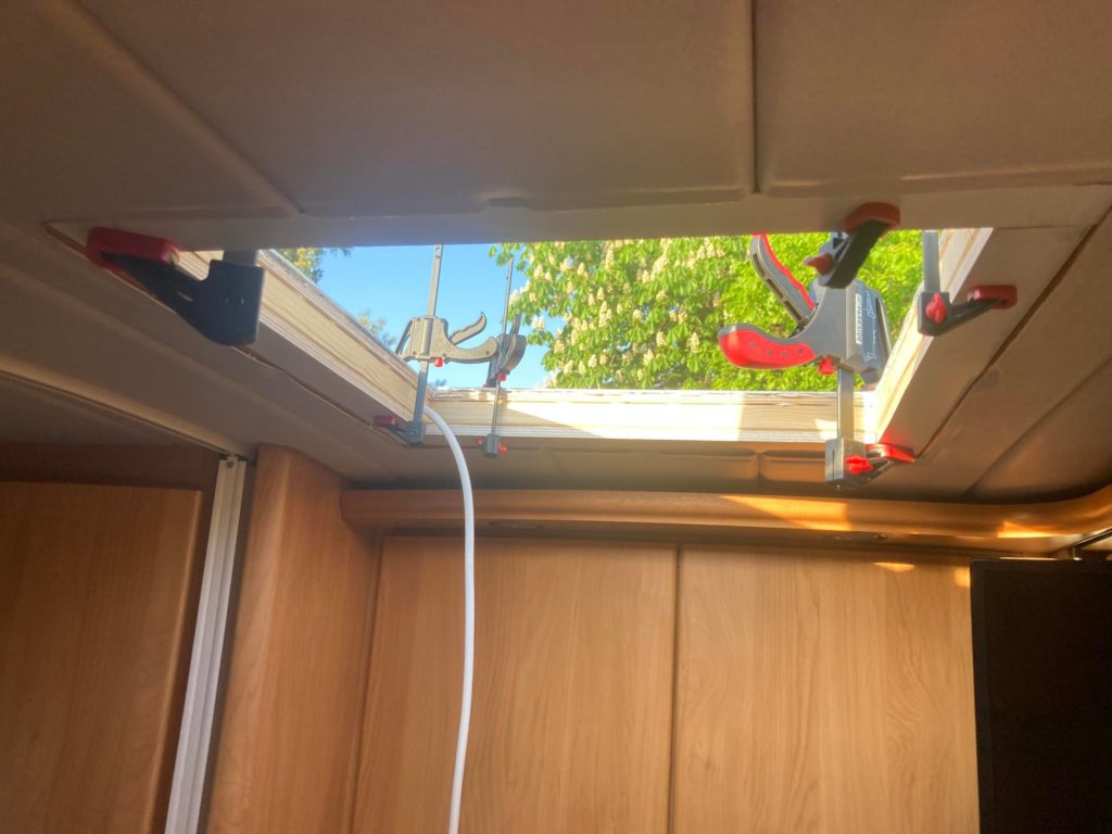 Zmenšovanie výrezu z 48 cm na 40 cm na montáž klimatizácie