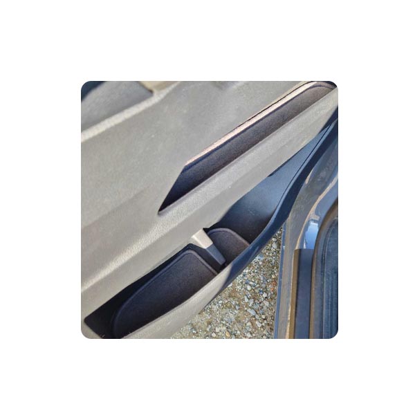 Súprava protištrkových podložiek BusBoxx do dverových priehradiek pre VW T6/T6.1 Súprava protištrkových podložiek BusBoxx do dverových priehradiek pre VW T6/T6.1